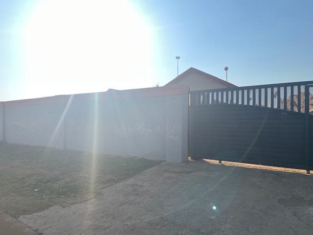To Let 3 Bedroom Property for Rent in Villa Liza Gauteng