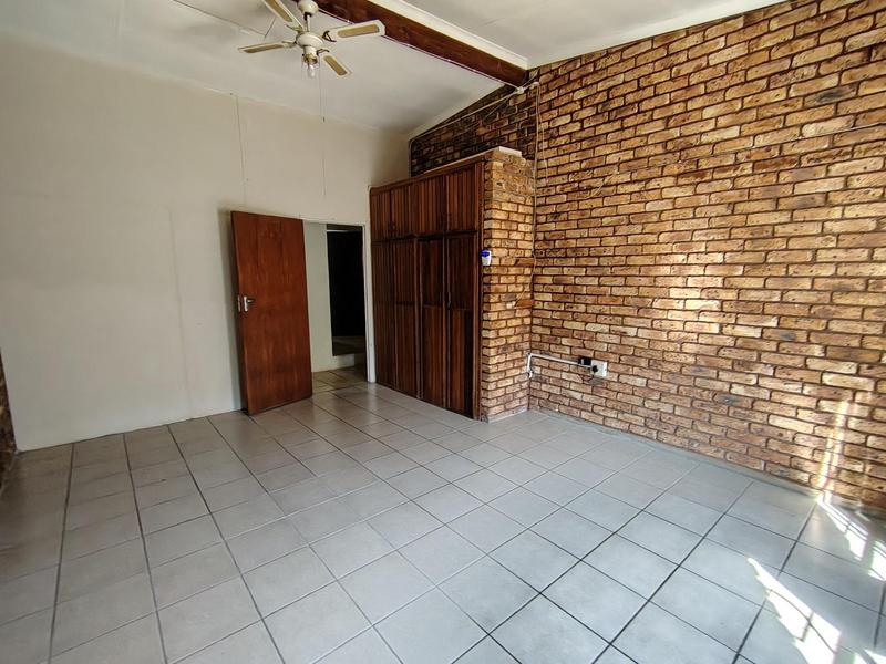 5 Bedroom Property for Sale in Witfield Gauteng