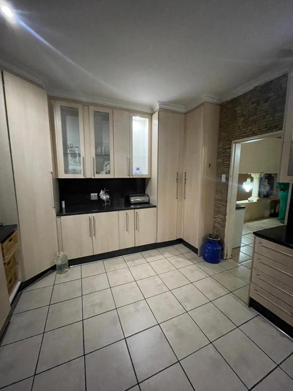 To Let 2 Bedroom Property for Rent in Horison Gauteng