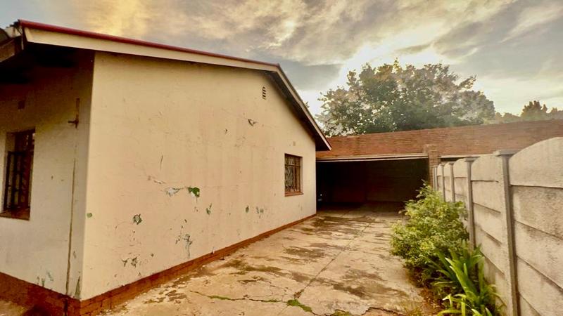 3 Bedroom Property for Sale in Vanderbijlpark CW 4 Gauteng
