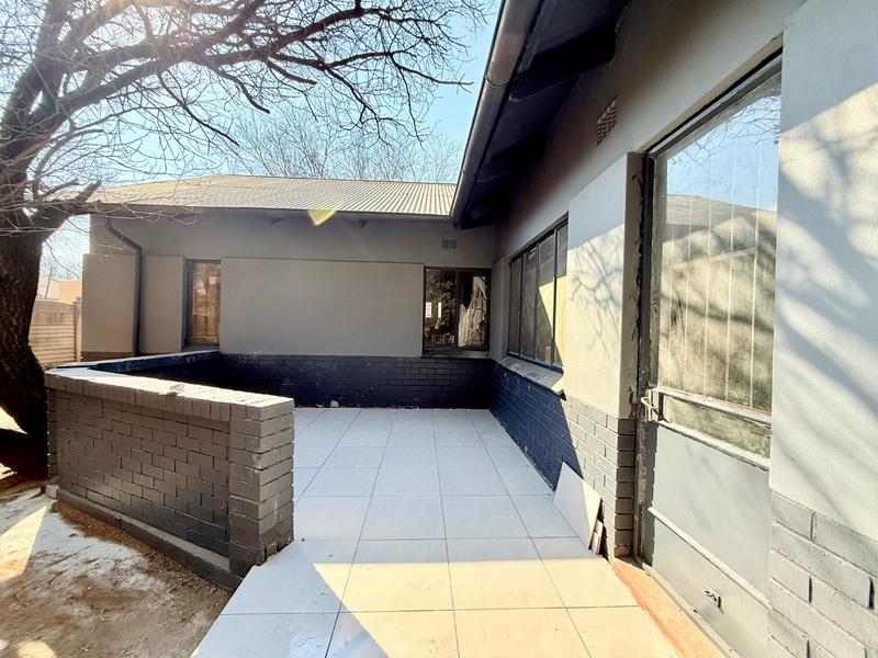 8 Bedroom Property for Sale in Vanderbijlpark Cw 6 Gauteng