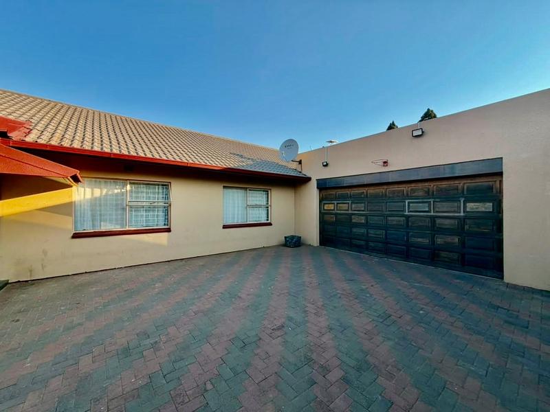 5 Bedroom Property for Sale in Vanderbijlpark SE 6 Gauteng