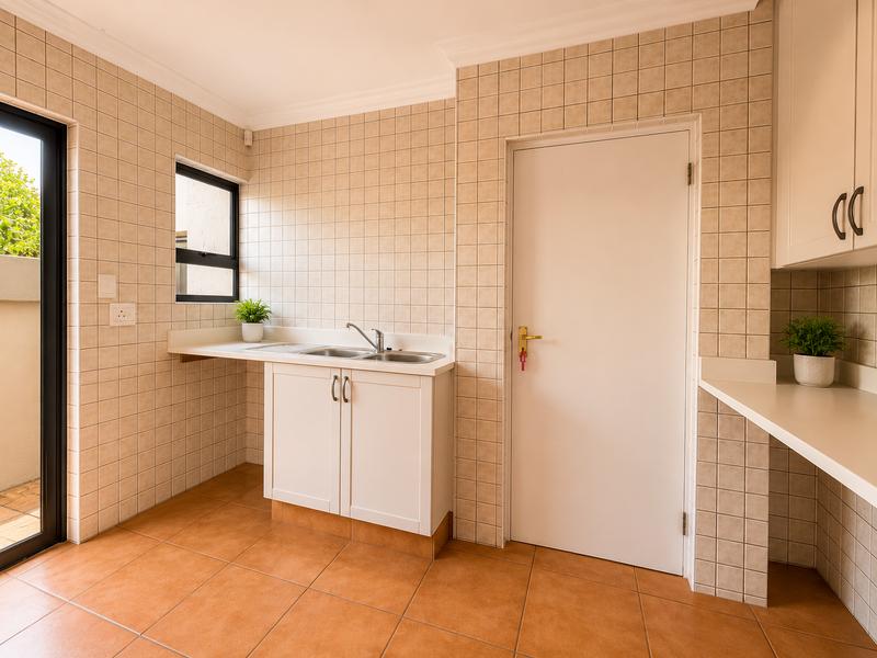 To Let 4 Bedroom Property for Rent in Silver Lakes Gauteng