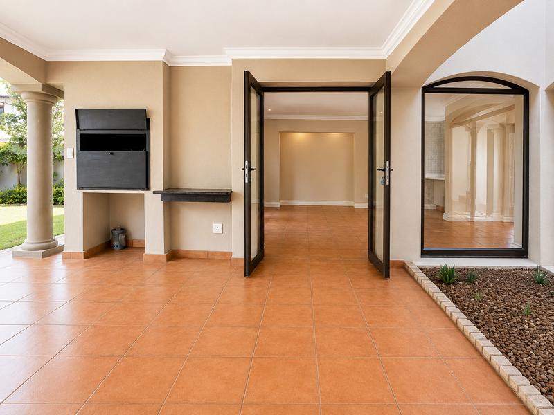 To Let 4 Bedroom Property for Rent in Silver Lakes Gauteng