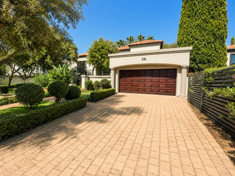 To Let 4 Bedroom Property for Rent in Silver Lakes Gauteng