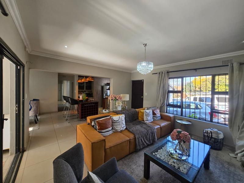 To Let 5 Bedroom Property for Rent in Weltevreden Park Gauteng