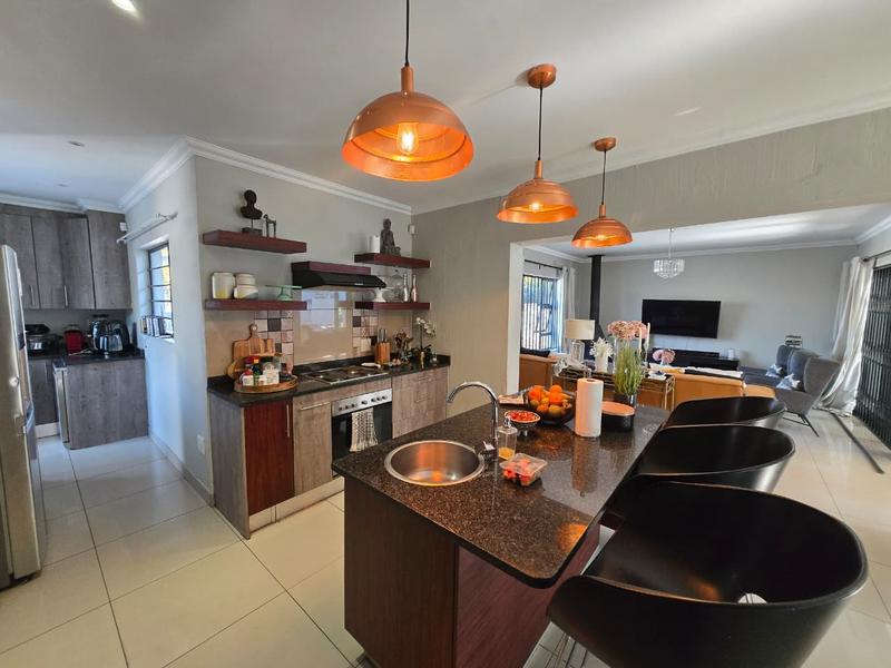 To Let 5 Bedroom Property for Rent in Weltevreden Park Gauteng