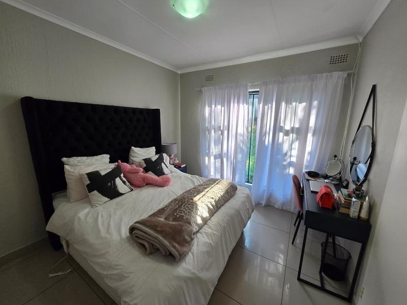 To Let 5 Bedroom Property for Rent in Weltevreden Park Gauteng