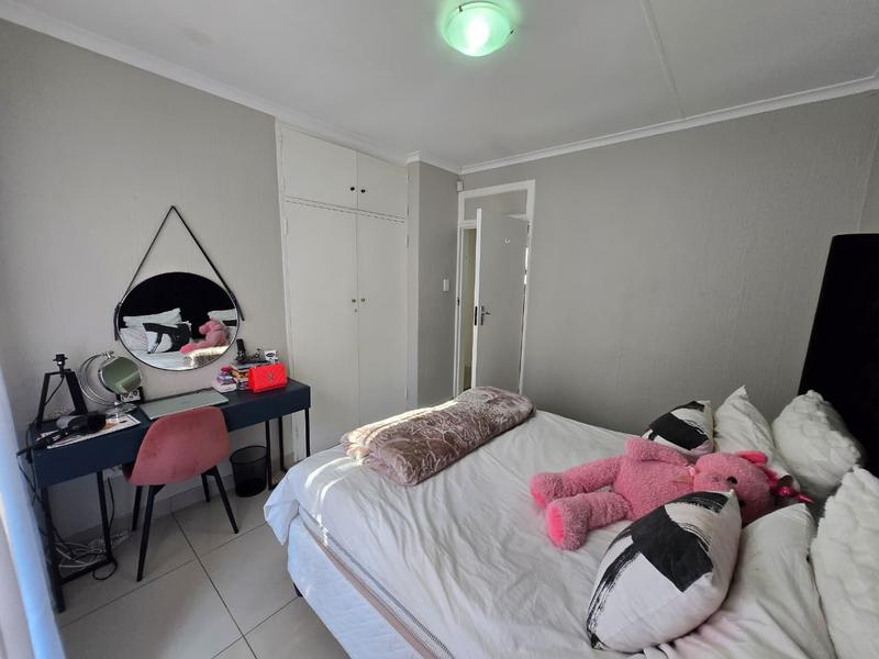 To Let 5 Bedroom Property for Rent in Weltevreden Park Gauteng