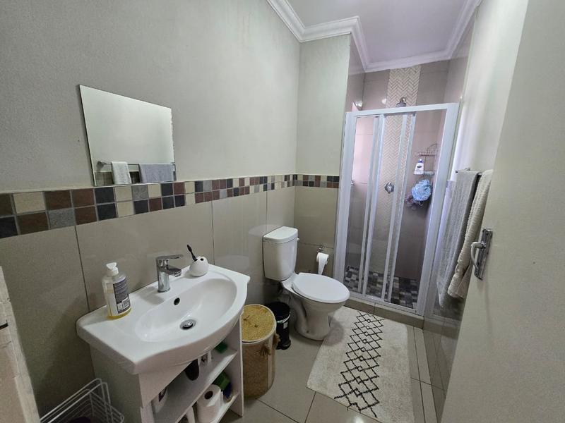 To Let 5 Bedroom Property for Rent in Weltevreden Park Gauteng