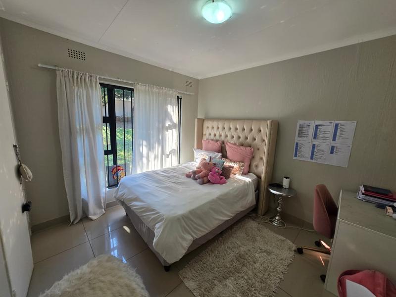 To Let 5 Bedroom Property for Rent in Weltevreden Park Gauteng