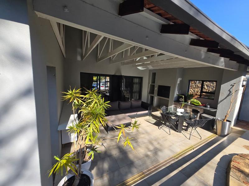 To Let 5 Bedroom Property for Rent in Weltevreden Park Gauteng