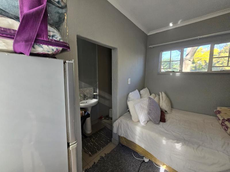 To Let 5 Bedroom Property for Rent in Weltevreden Park Gauteng