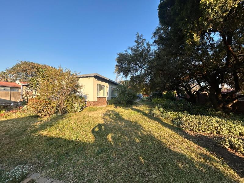 To Let 3 Bedroom Property for Rent in Rooihuiskraal Gauteng