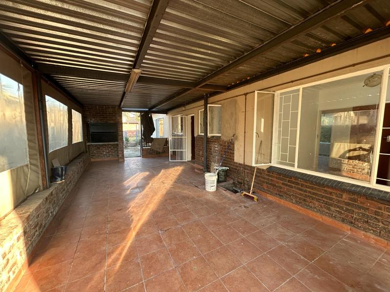 To Let 3 Bedroom Property for Rent in Rooihuiskraal Gauteng