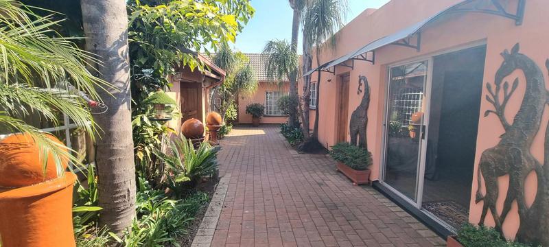 5 Bedroom Property for Sale in Wierda Park Gauteng