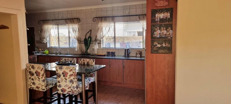 5 Bedroom Property for Sale in Wierda Park Gauteng