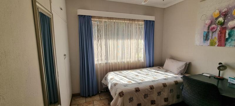 5 Bedroom Property for Sale in Wierda Park Gauteng