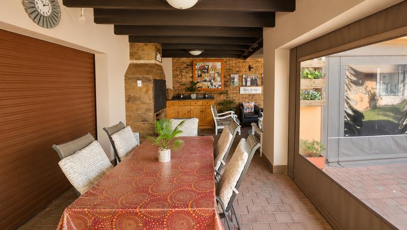 5 Bedroom Property for Sale in Wierda Park Gauteng