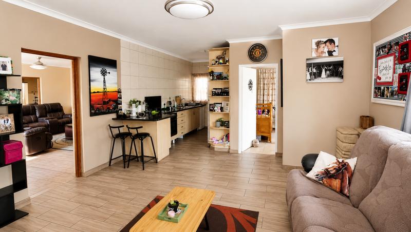 5 Bedroom Property for Sale in Wierda Park Gauteng