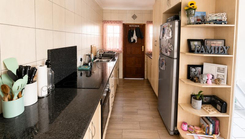 5 Bedroom Property for Sale in Wierda Park Gauteng