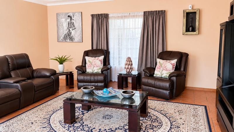 5 Bedroom Property for Sale in Wierda Park Gauteng