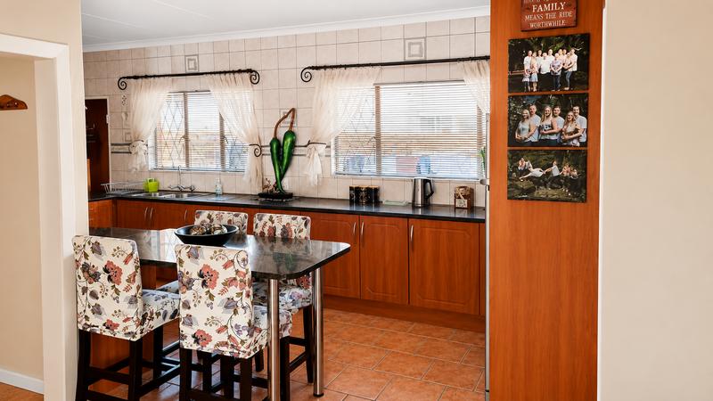 5 Bedroom Property for Sale in Wierda Park Gauteng