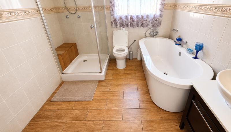 5 Bedroom Property for Sale in Wierda Park Gauteng