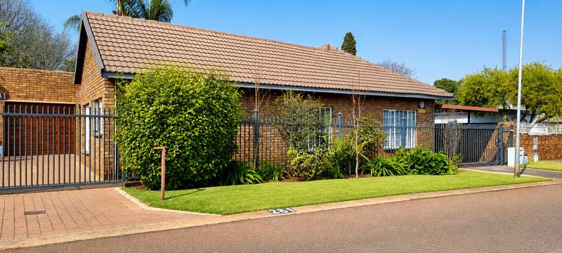 5 Bedroom Property for Sale in Wierda Park Gauteng