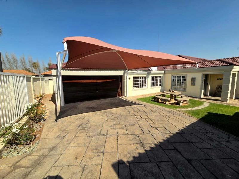 3 Bedroom Property for Sale in Amberfield Gauteng