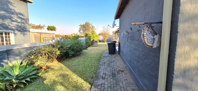 3 Bedroom Property for Sale in Heuwelsig Estate Gauteng