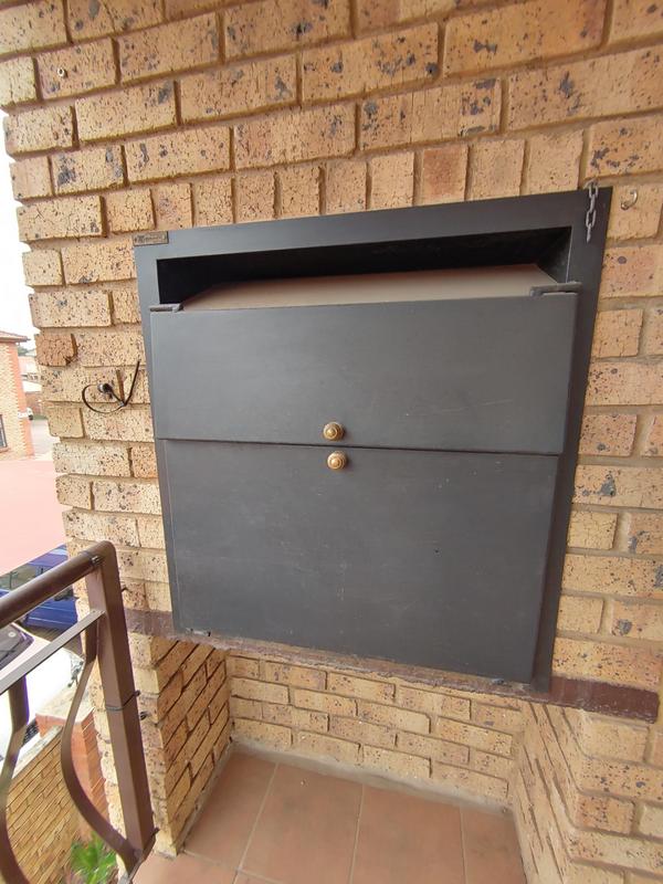 To Let 2 Bedroom Property for Rent in Sonneveld Gauteng