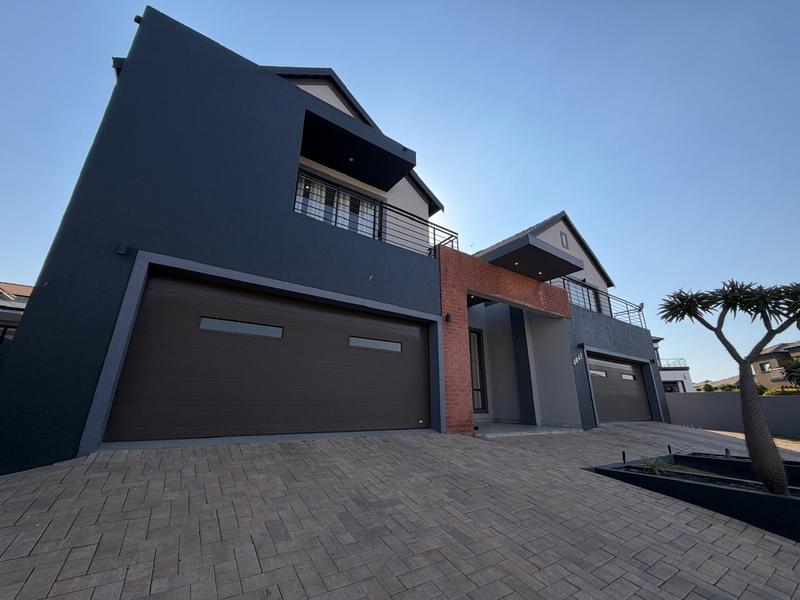 6 Bedroom Property for Sale in Blue Valley Golf Estate Gauteng