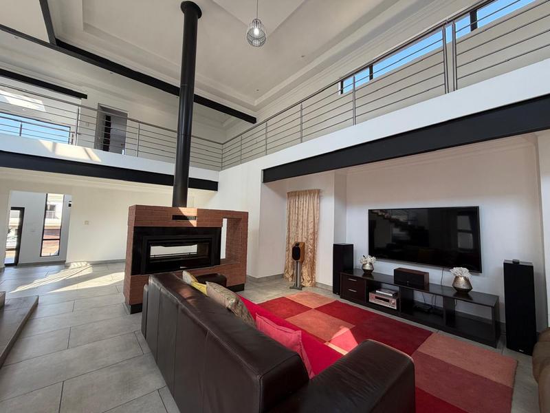 6 Bedroom Property for Sale in Blue Valley Golf Estate Gauteng