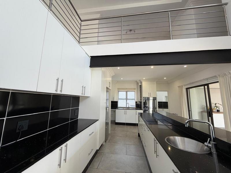 6 Bedroom Property for Sale in Blue Valley Golf Estate Gauteng