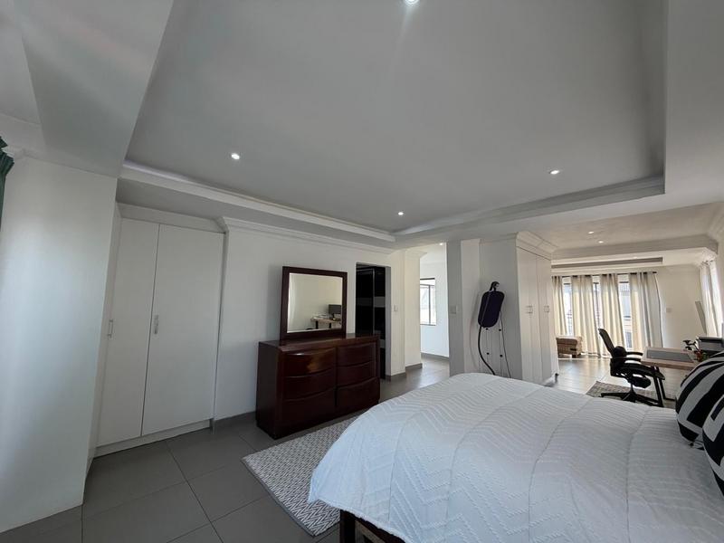 6 Bedroom Property for Sale in Blue Valley Golf Estate Gauteng