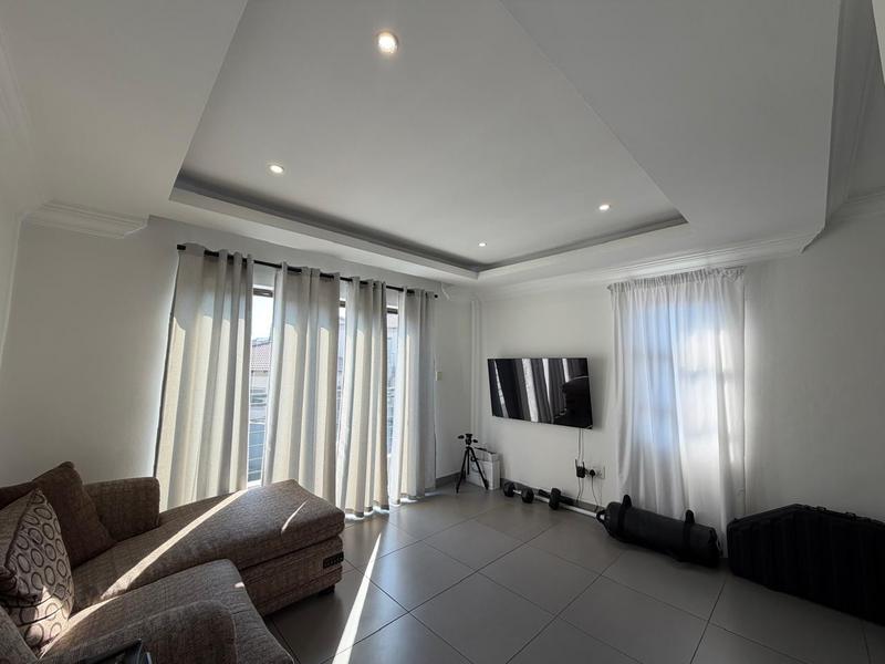 6 Bedroom Property for Sale in Blue Valley Golf Estate Gauteng