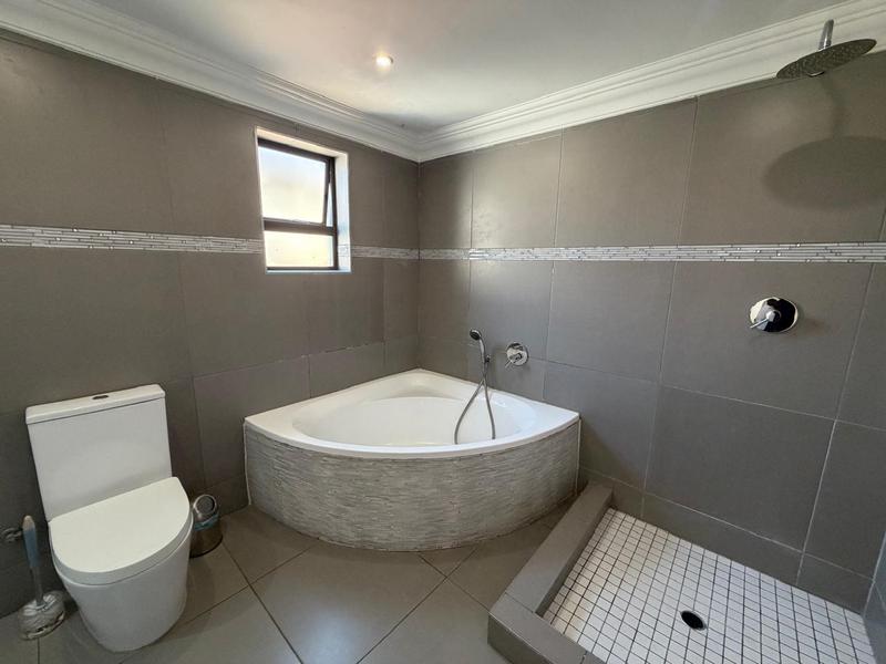 6 Bedroom Property for Sale in Blue Valley Golf Estate Gauteng