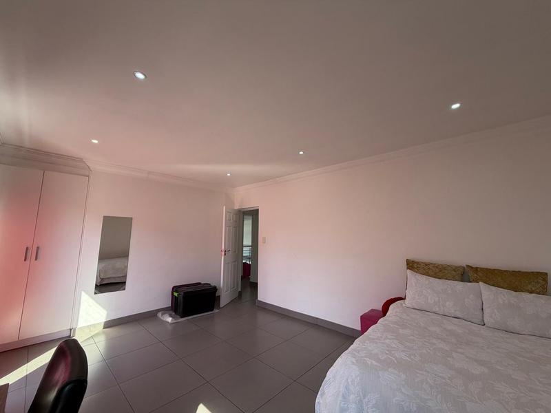 6 Bedroom Property for Sale in Blue Valley Golf Estate Gauteng