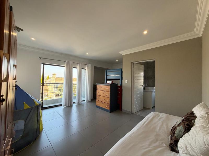 6 Bedroom Property for Sale in Blue Valley Golf Estate Gauteng