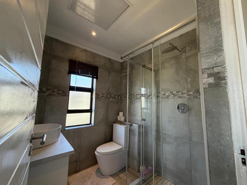 6 Bedroom Property for Sale in Blue Valley Golf Estate Gauteng