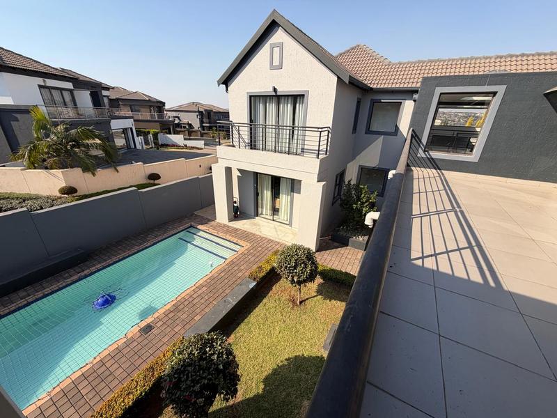 6 Bedroom Property for Sale in Blue Valley Golf Estate Gauteng
