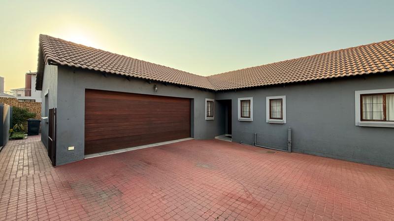 3 Bedroom Property for Sale in Thatch Hill Estate Gauteng