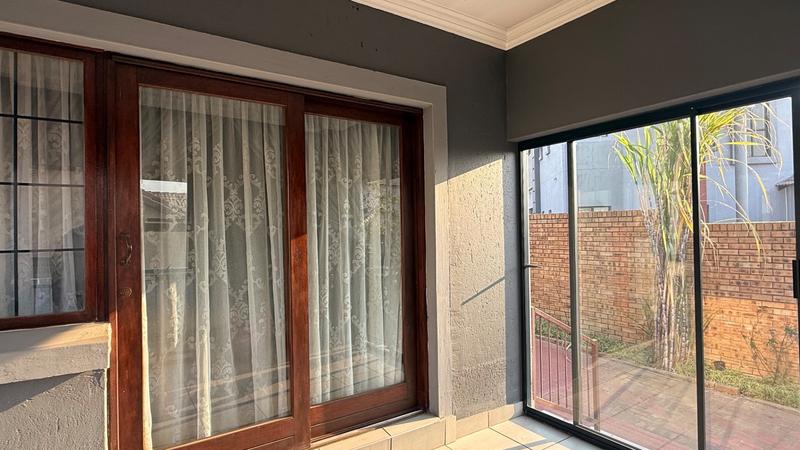 3 Bedroom Property for Sale in Thatch Hill Estate Gauteng