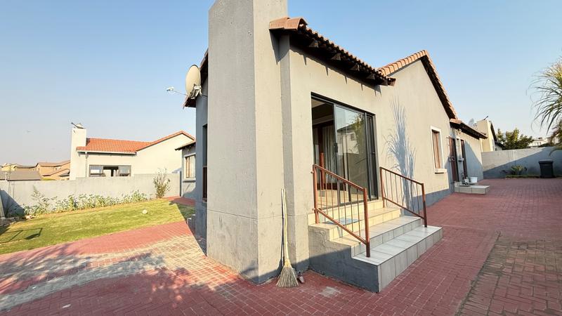 3 Bedroom Property for Sale in Thatch Hill Estate Gauteng