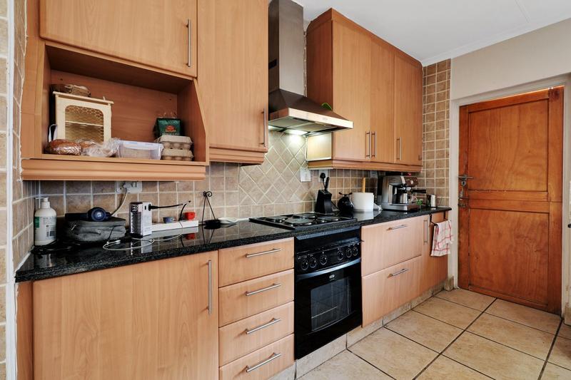 To Let 4 Bedroom Property for Rent in Fourways Gardens Gauteng