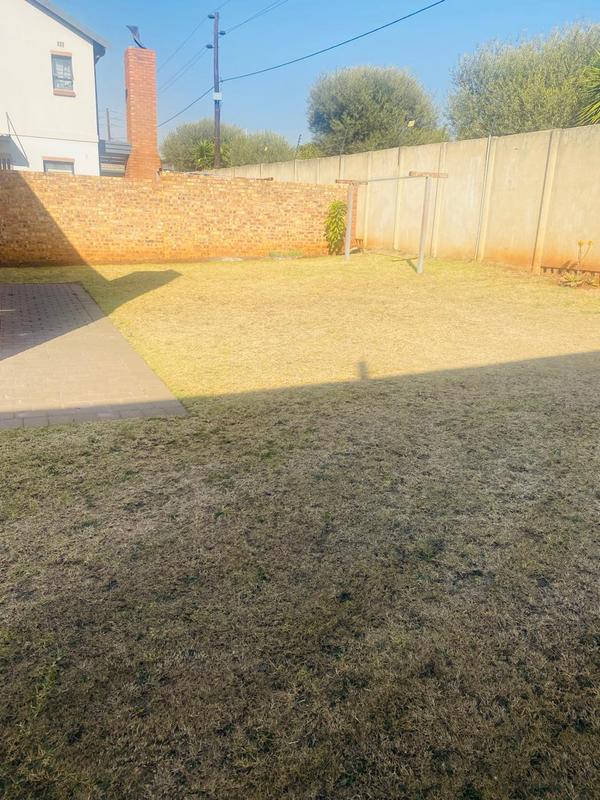 4 Bedroom Property for Sale in Clayville Gauteng
