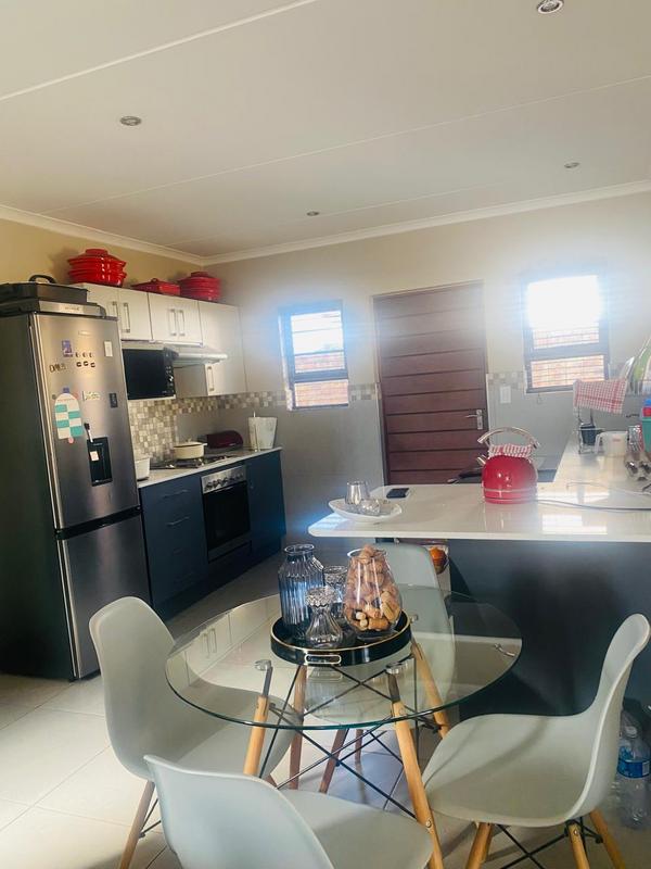 4 Bedroom Property for Sale in Clayville Gauteng