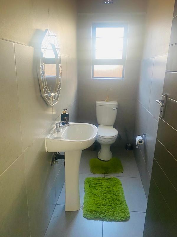 4 Bedroom Property for Sale in Clayville Gauteng