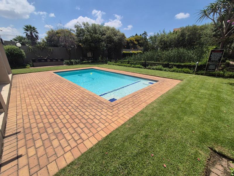 To Let 2 Bedroom Property for Rent in Douglasdale Gauteng